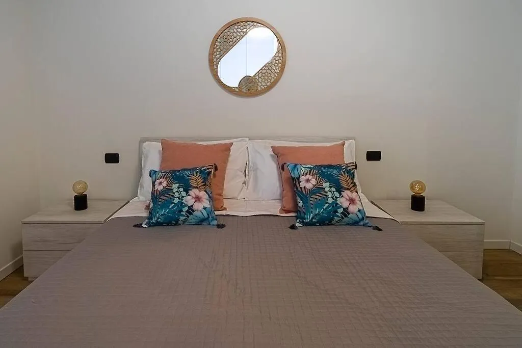 Little Bliss Apartment Como
